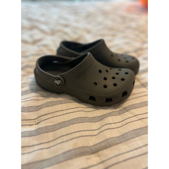 Boys Gray Crocs Size 13 - Picture 1 of 7